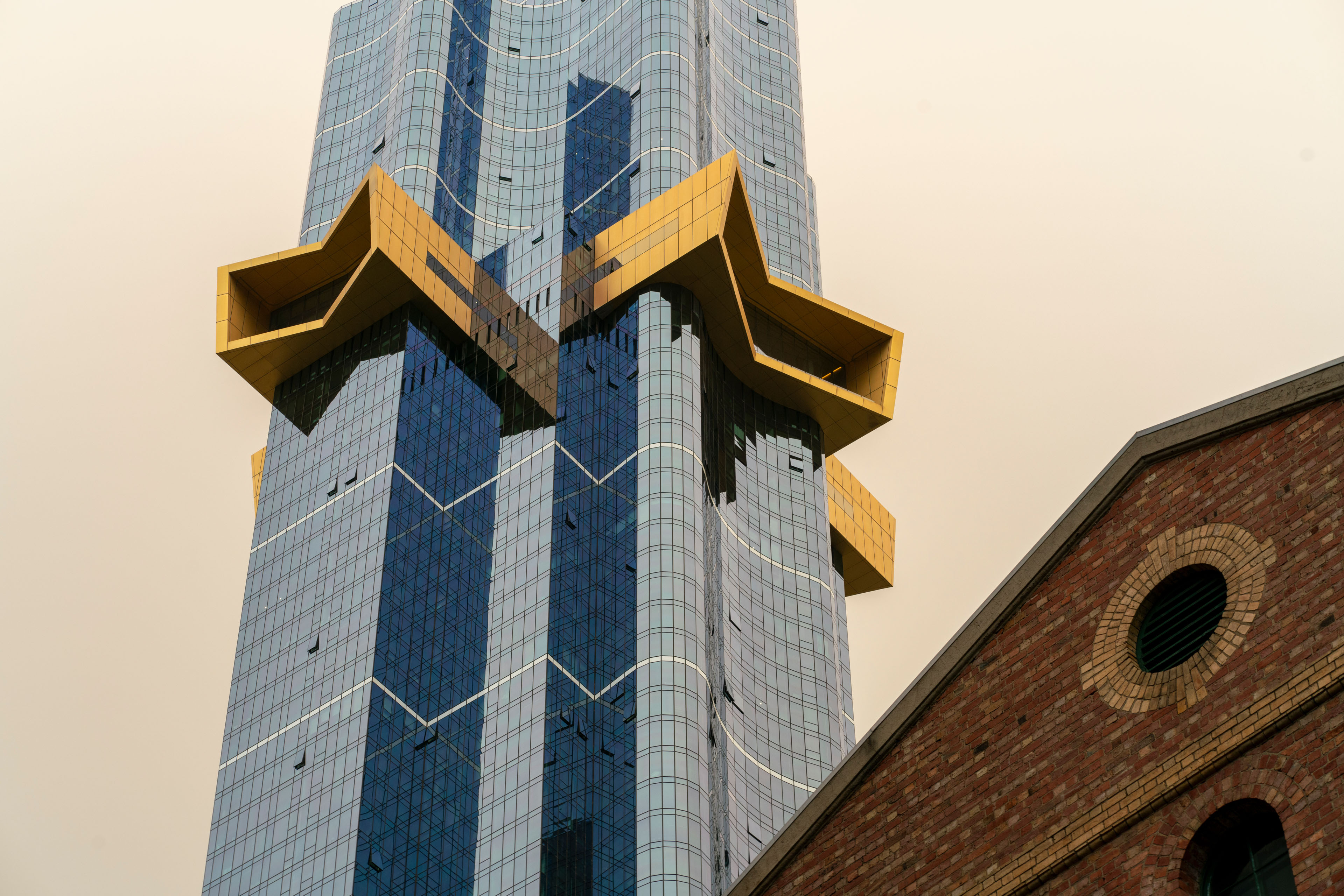 Australia 108 golden design feature